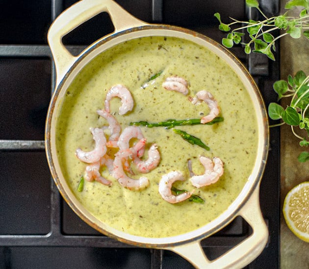 Asparagus soup with prawns