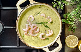 Asparagus soup with prawns