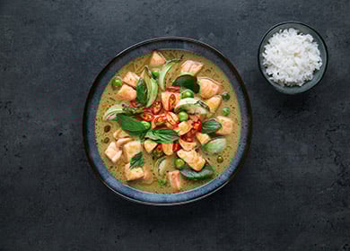Green curry with Norwegian salmon
